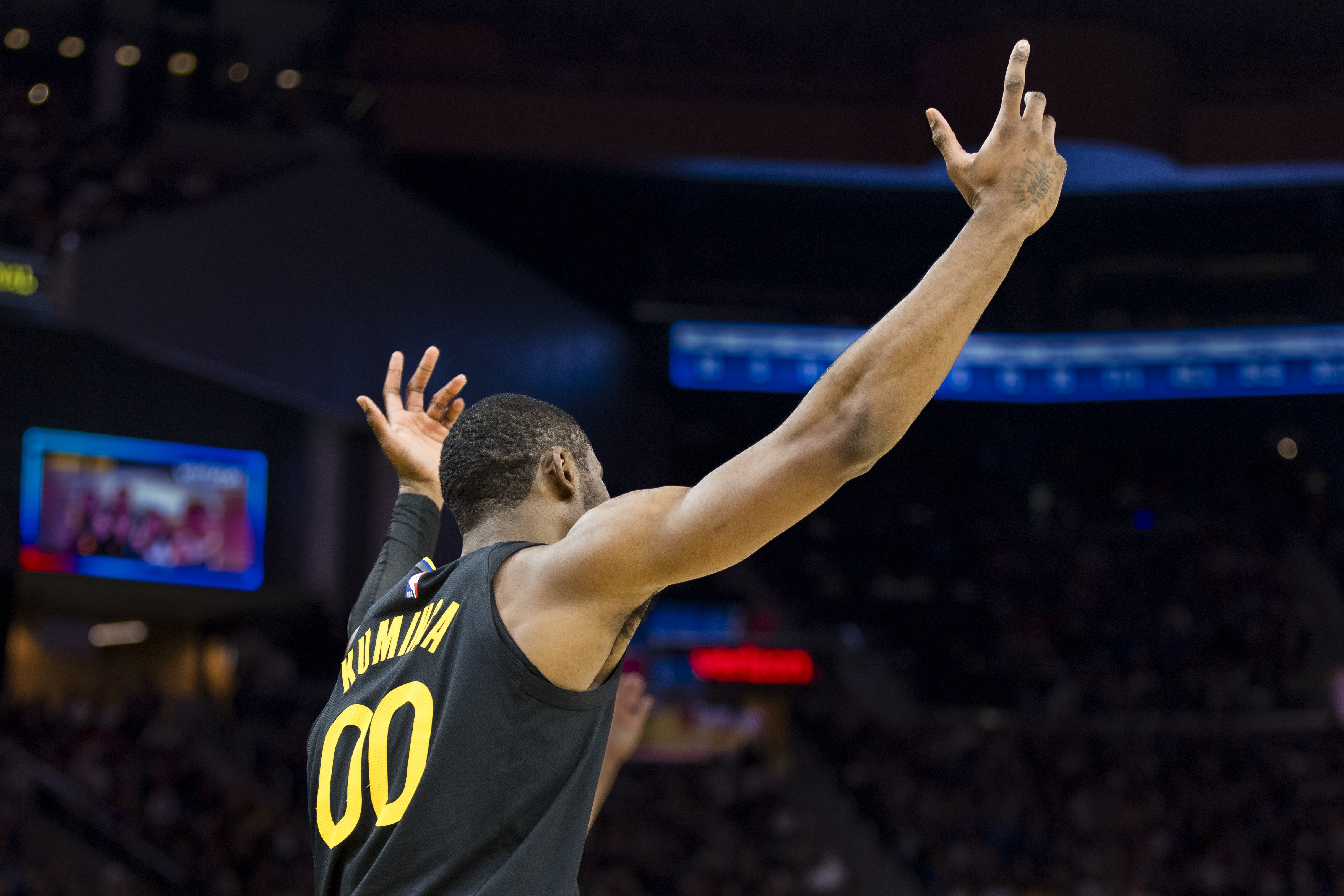 aoke-一名高管认为库明加值5年1.25亿 认为他比麦克丹尼尔斯上限更高