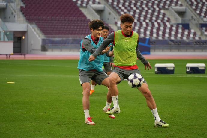 神奇主帅米卢自荐首席助教?海港外援选择坚持走 “咸菜泡饭 路线